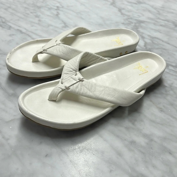 Beek White Leather Flip Flops Size 8 Thong Sandal - Picture 1 of 9